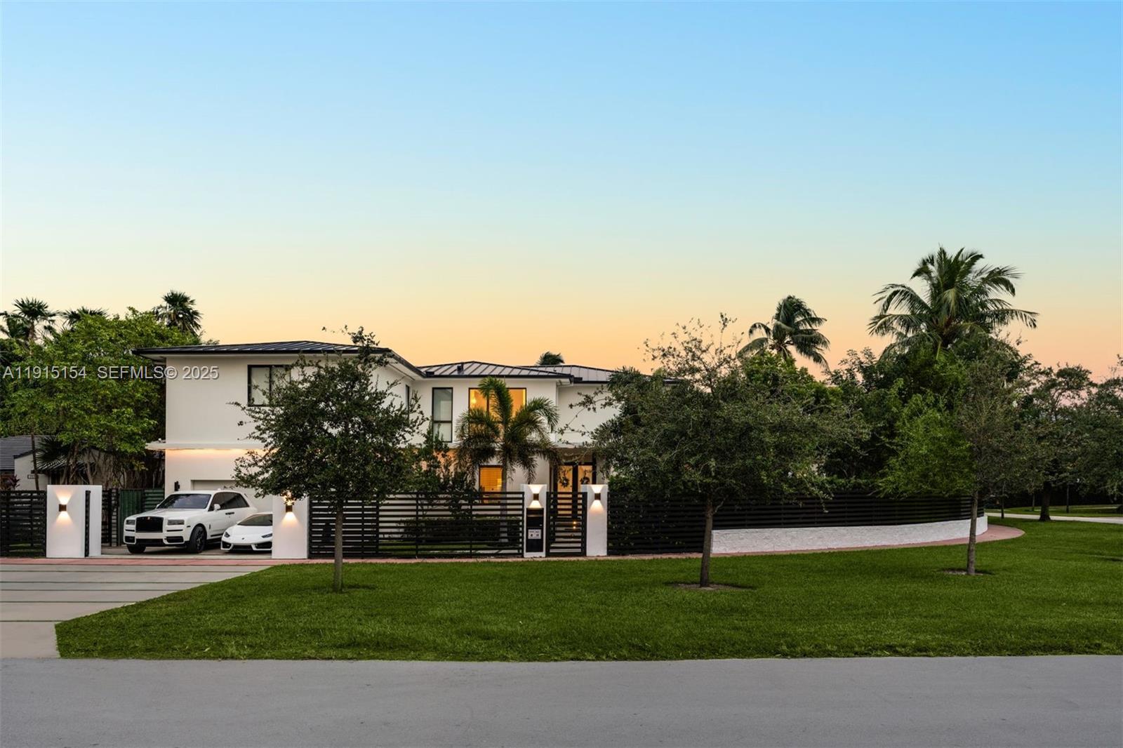 795 Lakeview Dr Miami Beach, FL 33140