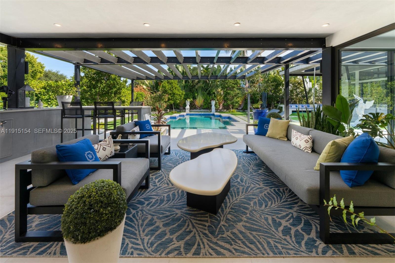 795 Lakeview Dr Miami Beach, FL 33140