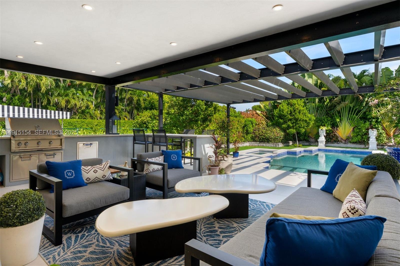 795 Lakeview Dr Miami Beach, FL 33140