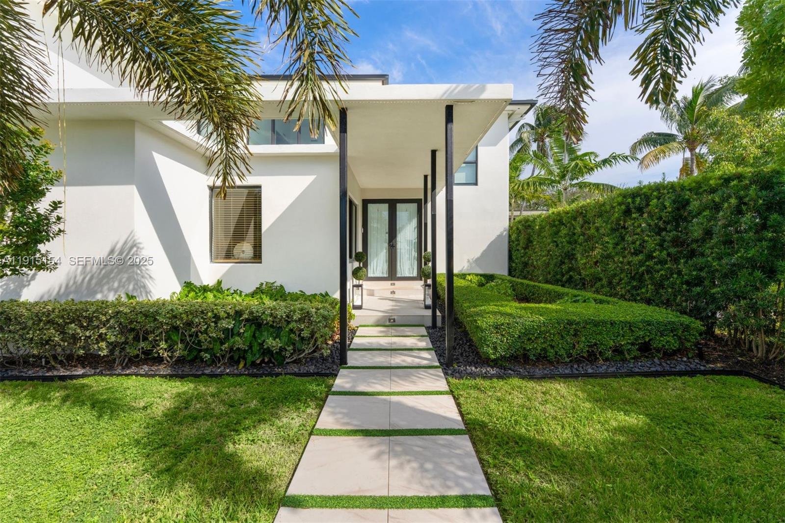 795 Lakeview Dr Miami Beach, FL 33140