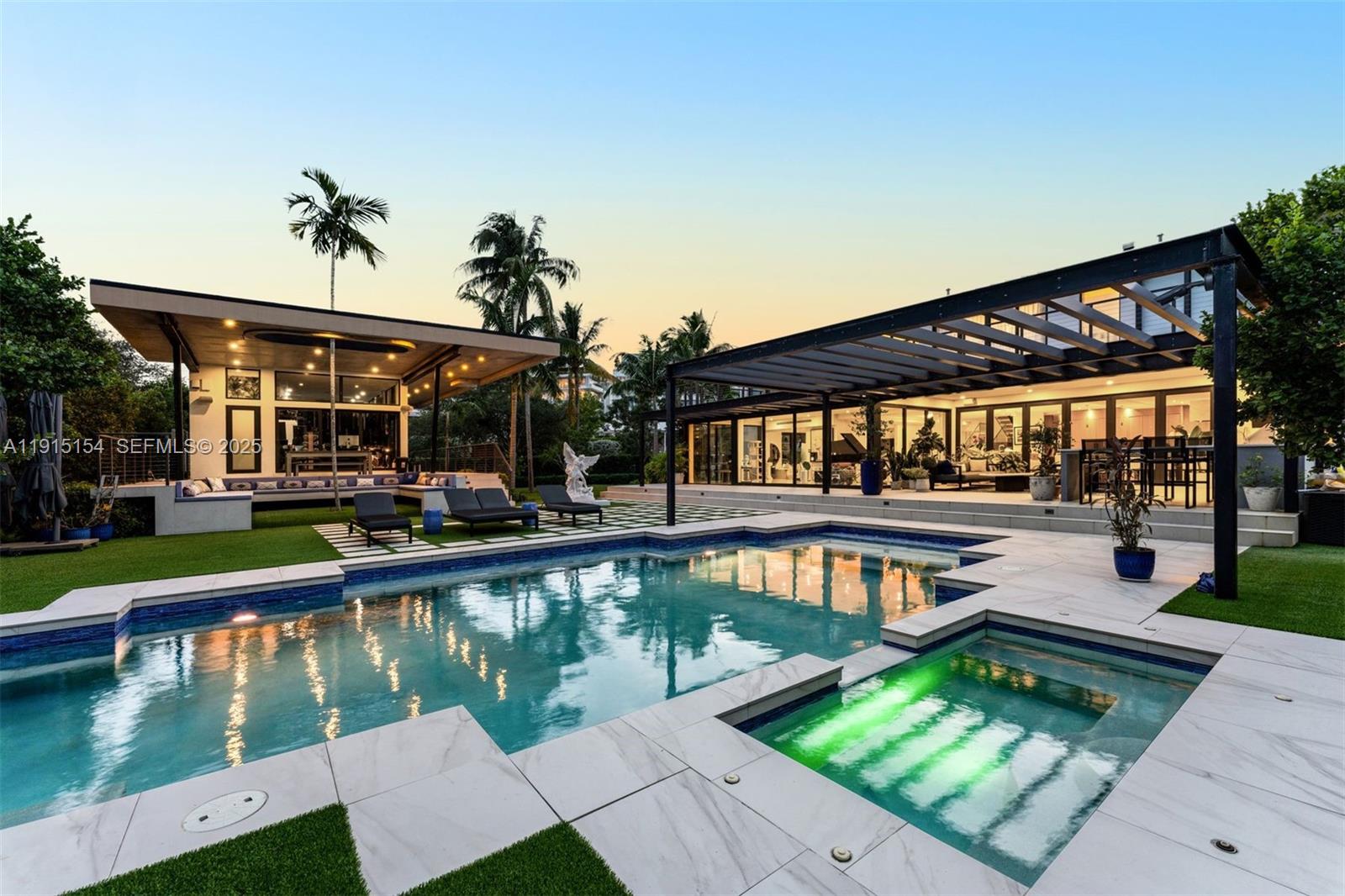 795 Lakeview Dr Miami Beach, FL 33140