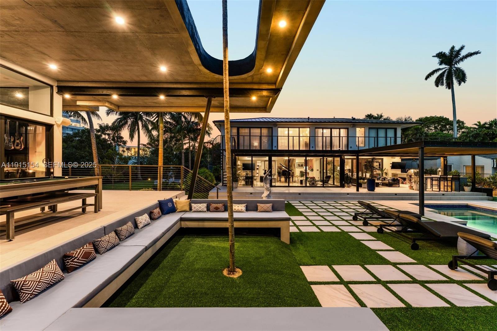 795 Lakeview Dr Miami Beach, FL 33140