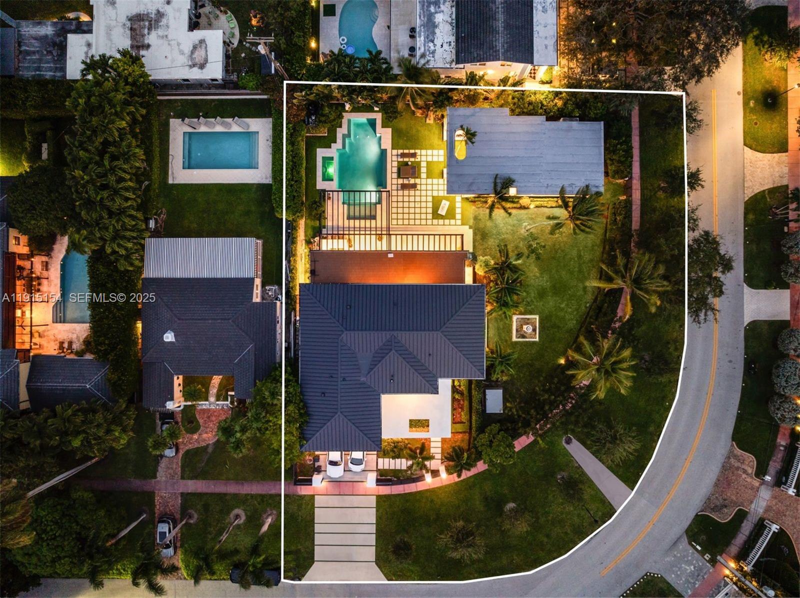 795 Lakeview Dr Miami Beach, FL 33140