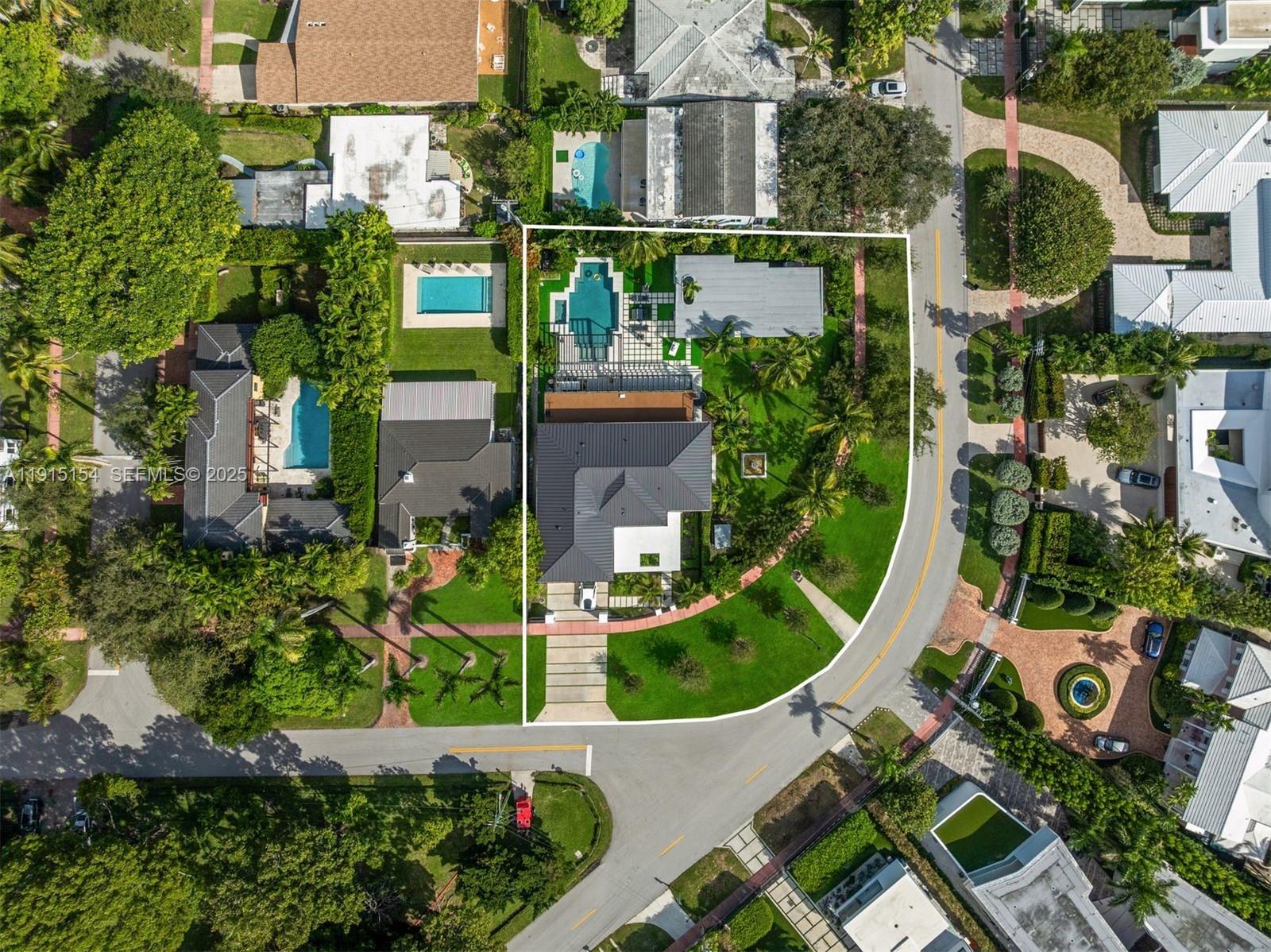 795 Lakeview Dr Miami Beach, FL 33140