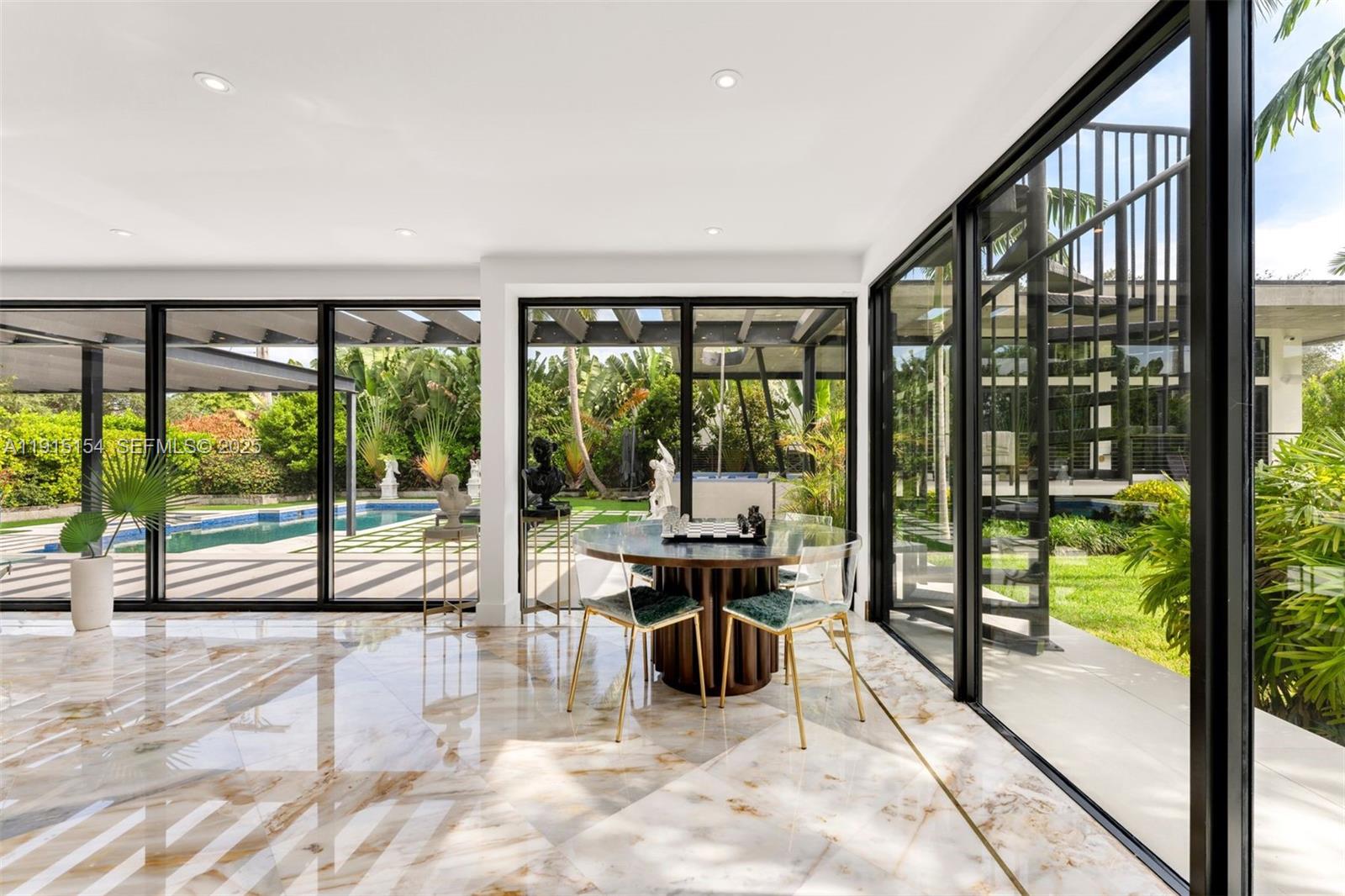 795 Lakeview Dr Miami Beach, FL 33140