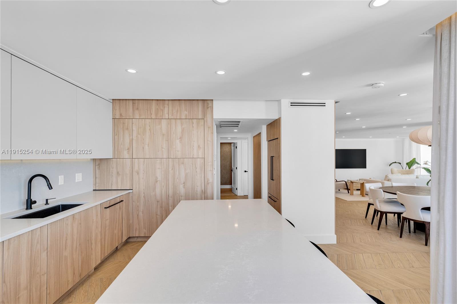 5660 Collins Ave #18D Miami Beach, FL 33140