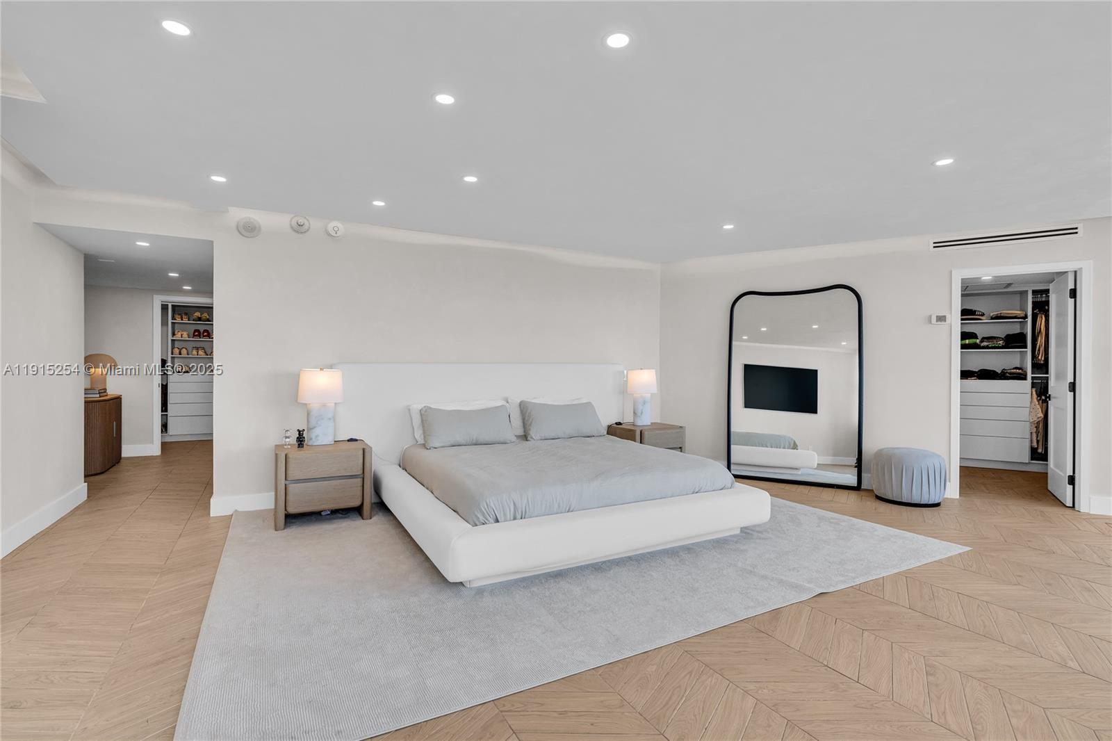 5660 Collins Ave #18D Miami Beach, FL 33140