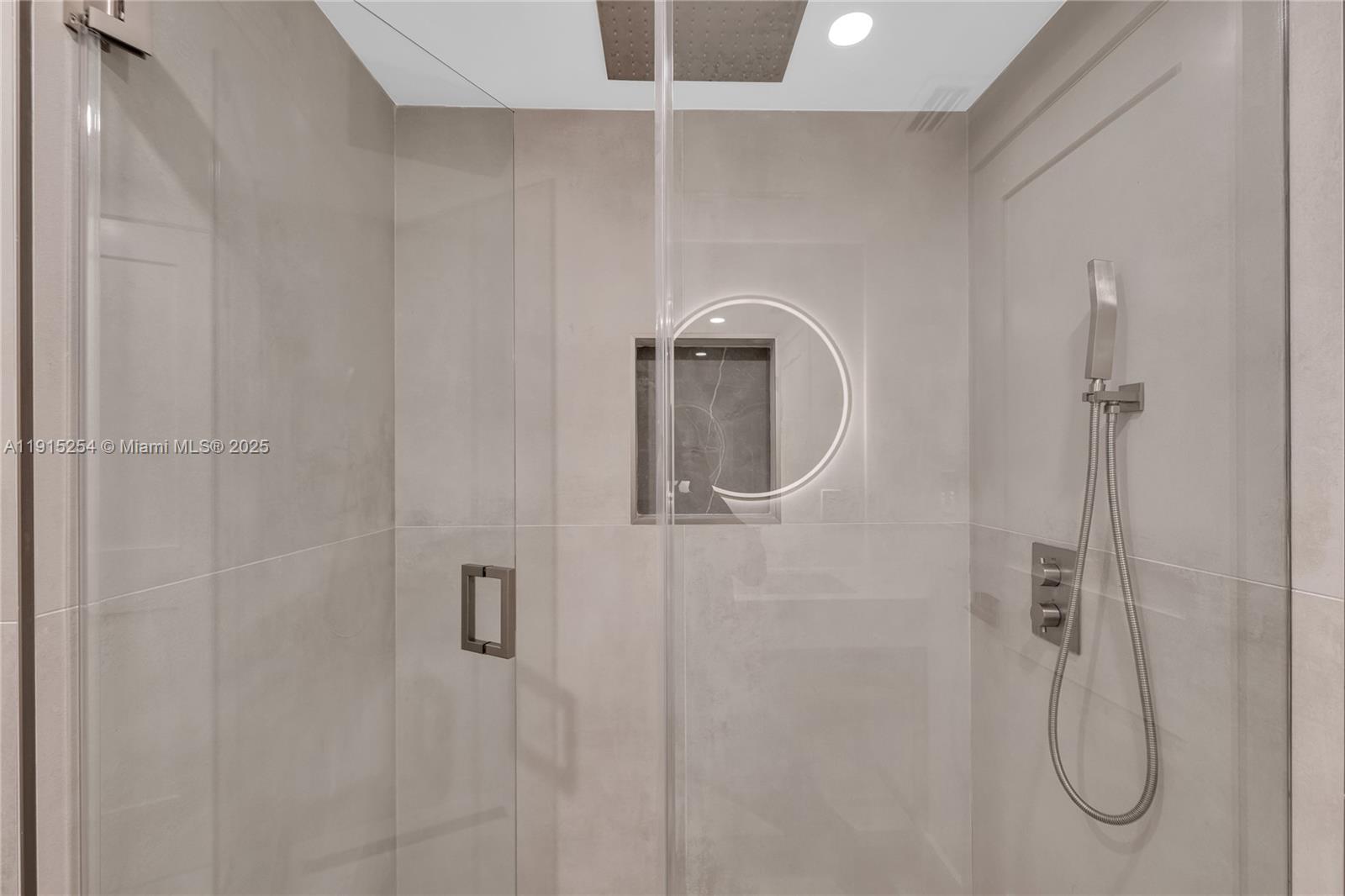 5660 Collins Ave #18D Miami Beach, FL 33140