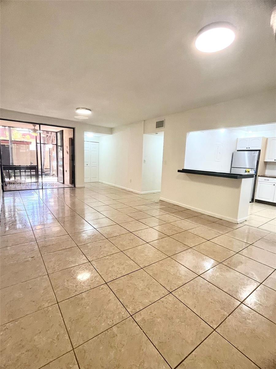 800 NE 199th St #106D