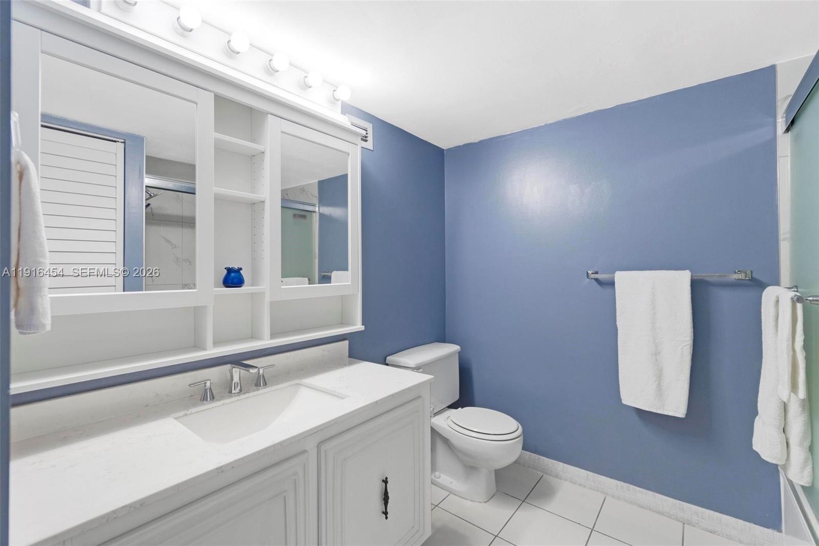 1000 Parkview Dr #518 Hallandale Beach, FL 33009