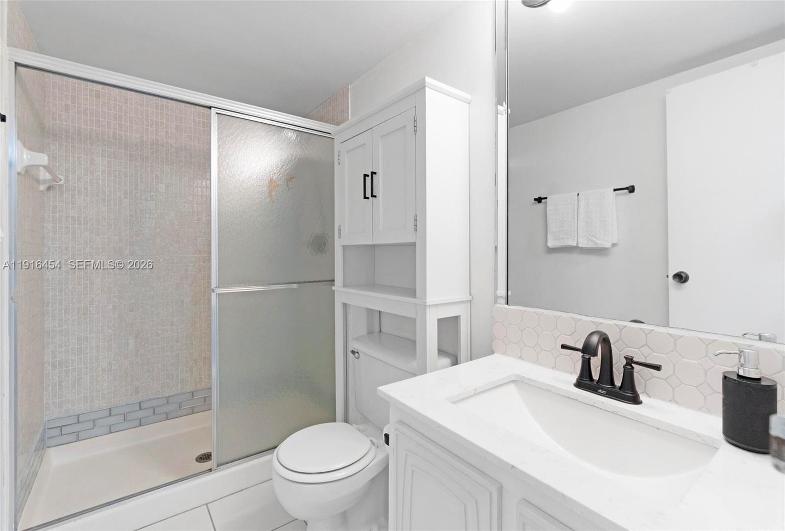 1000 Parkview Dr #518 Hallandale Beach, FL 33009