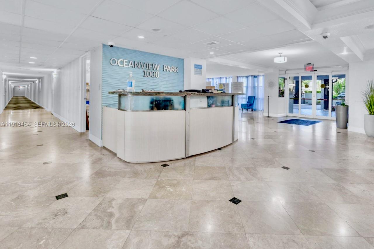 1000 Parkview Dr #518 Hallandale Beach, FL 33009