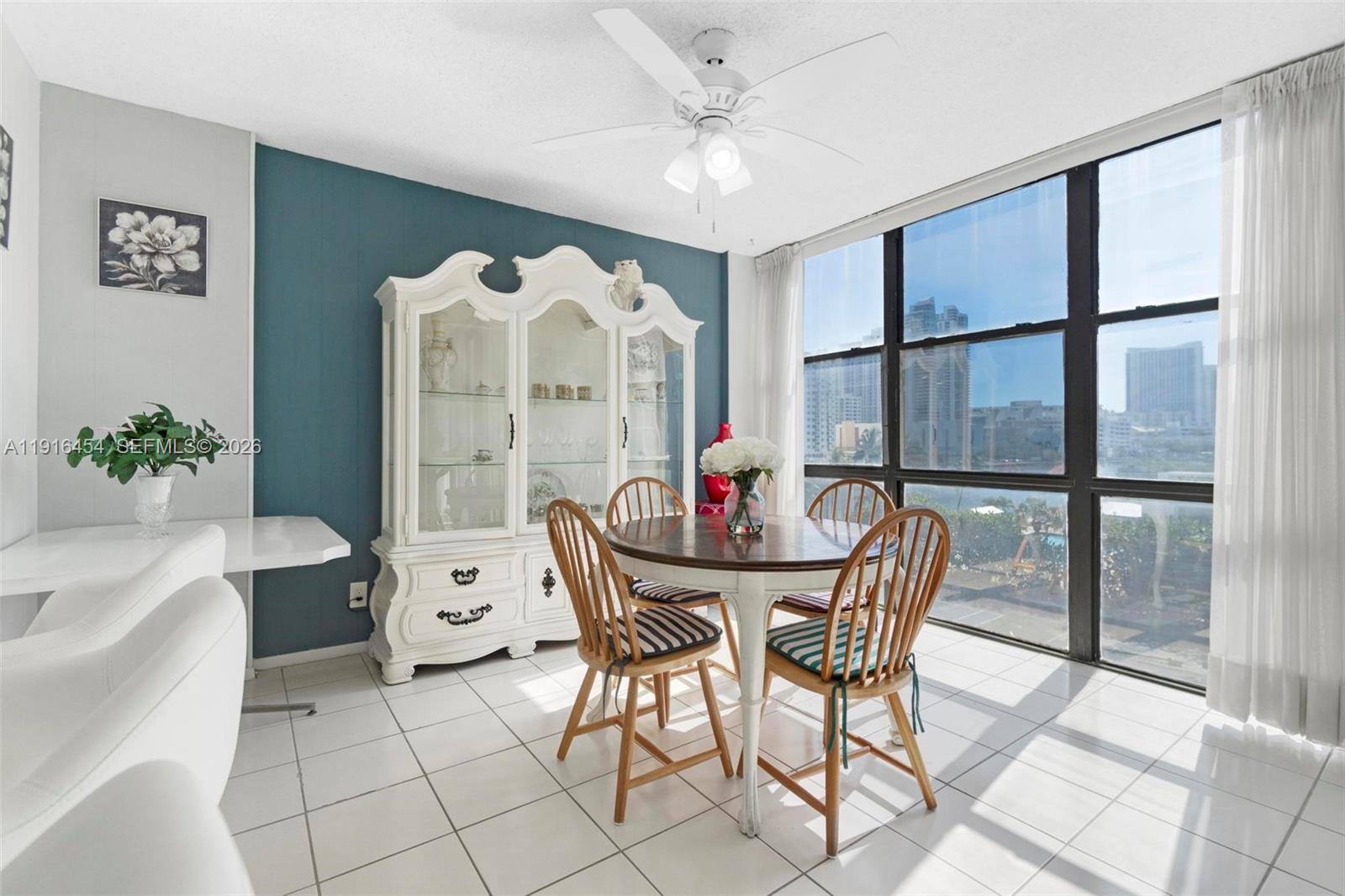 1000 Parkview Dr #518 Hallandale Beach, FL 33009