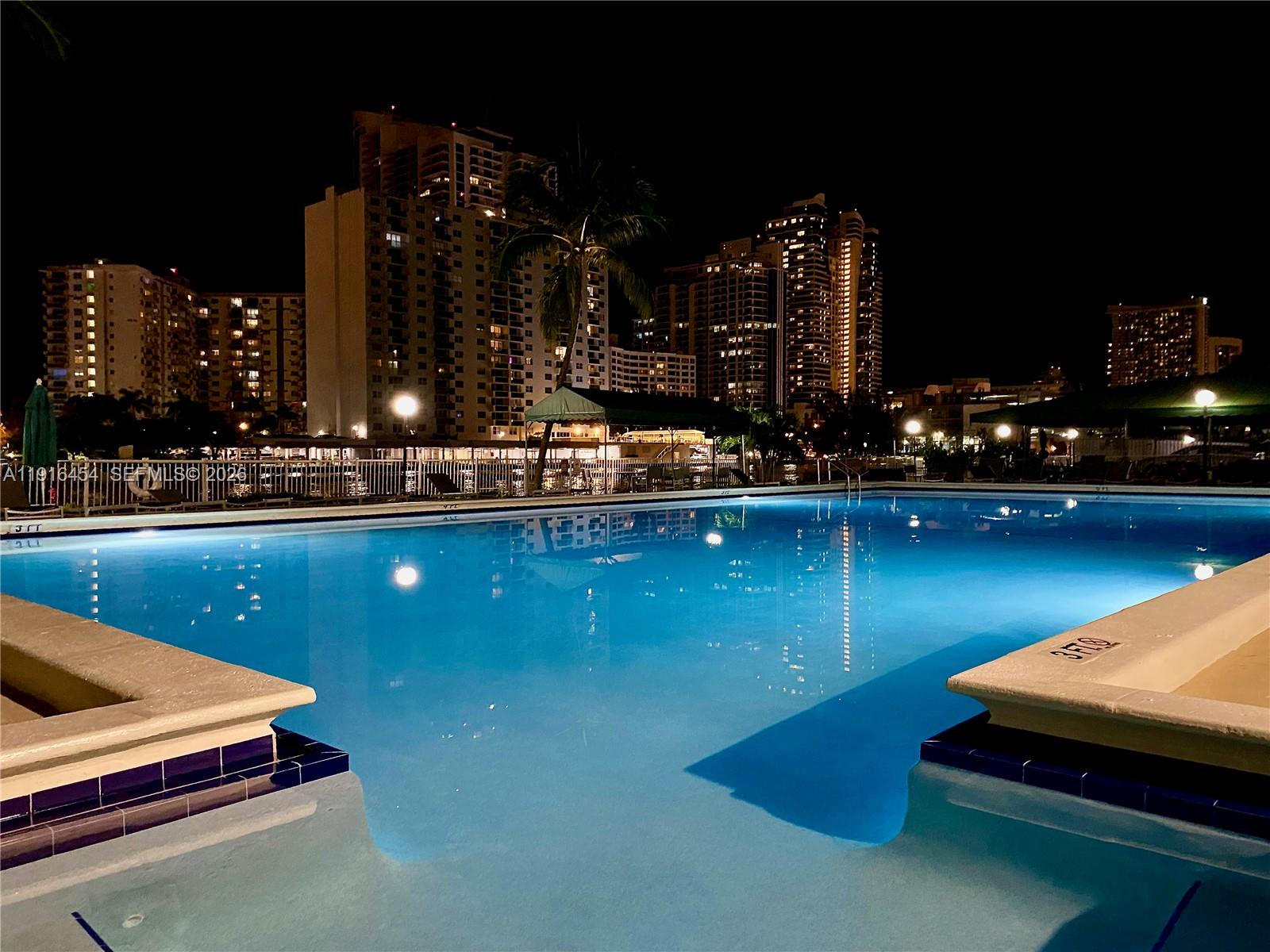 1000 Parkview Dr #518 Hallandale Beach, FL 33009