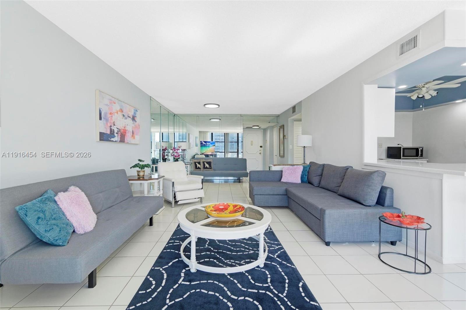 1000 Parkview Dr #518 Hallandale Beach, FL 33009