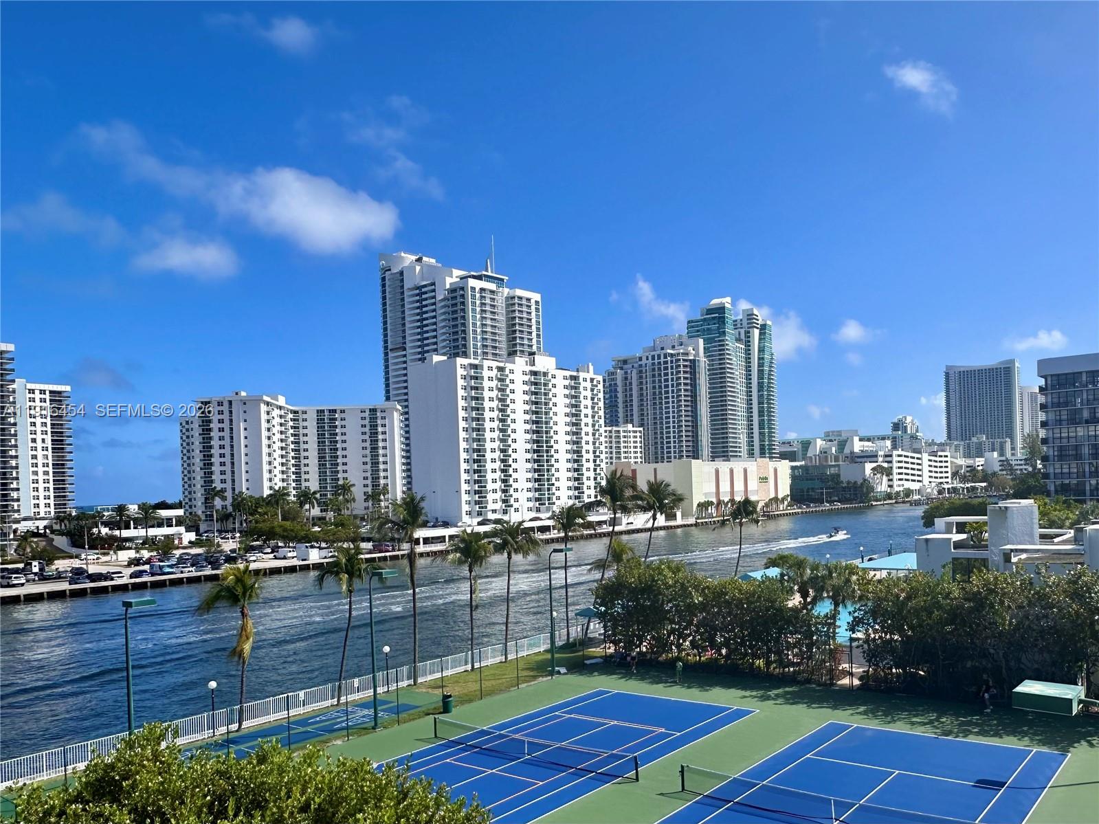 1000 Parkview Dr #518 Hallandale Beach, FL 33009