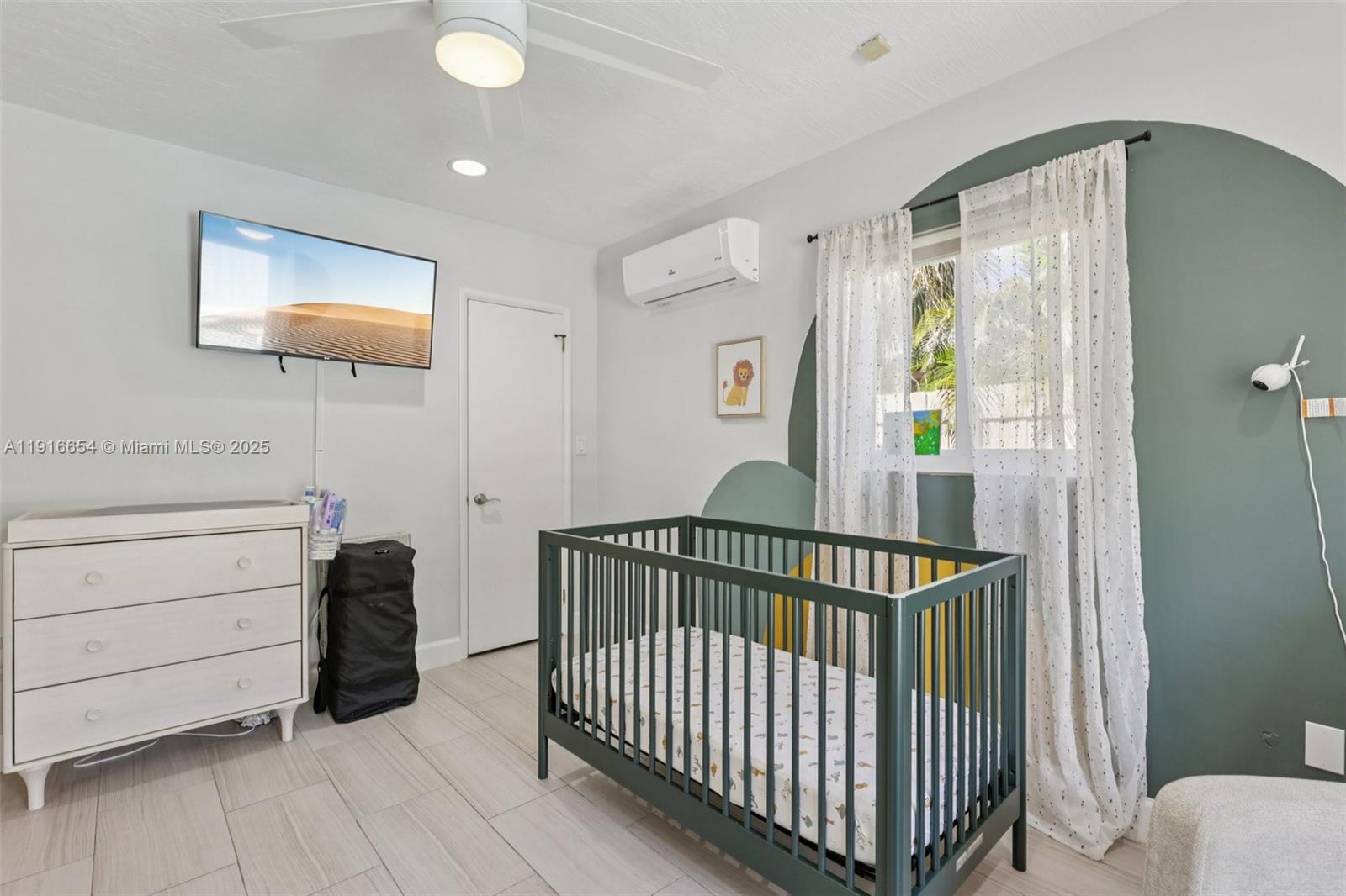 2632 NE 26th Ave Fort Lauderdale, FL 33306