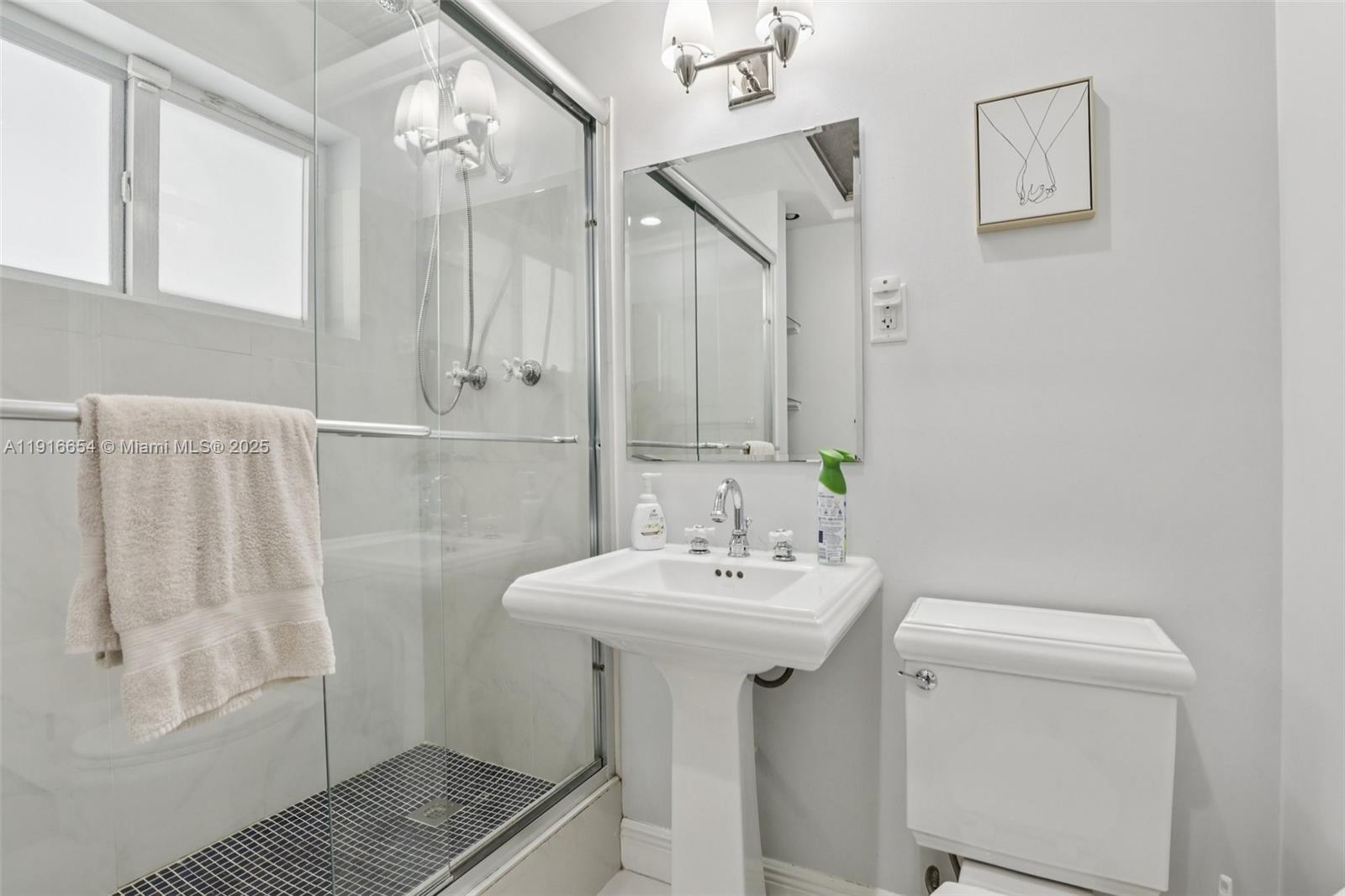 2632 NE 26th Ave Fort Lauderdale, FL 33306