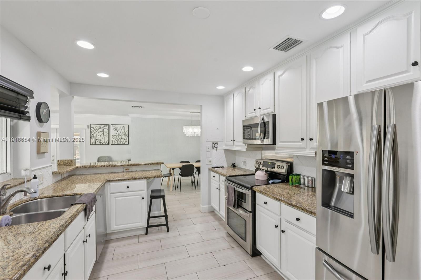 2632 NE 26th Ave Fort Lauderdale, FL 33306