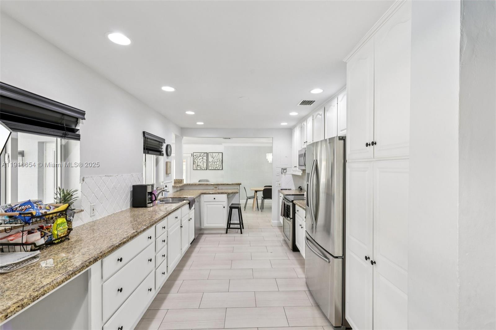 2632 NE 26th Ave Fort Lauderdale, FL 33306