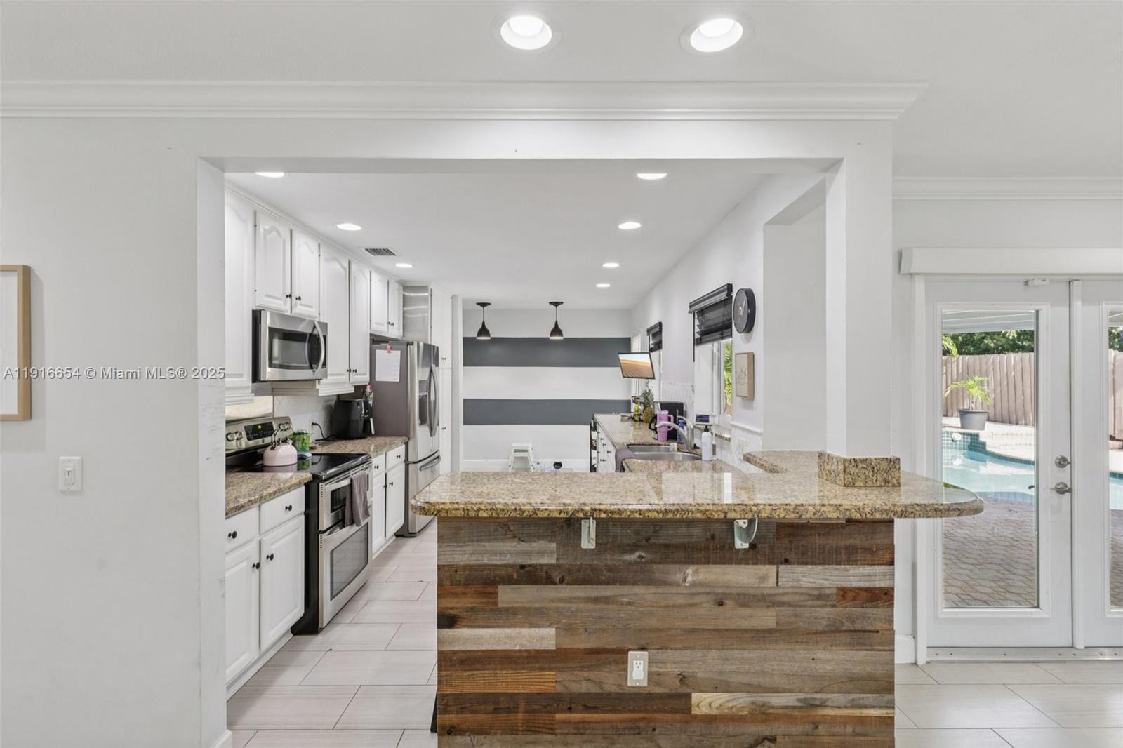 2632 NE 26th Ave Fort Lauderdale, FL 33306