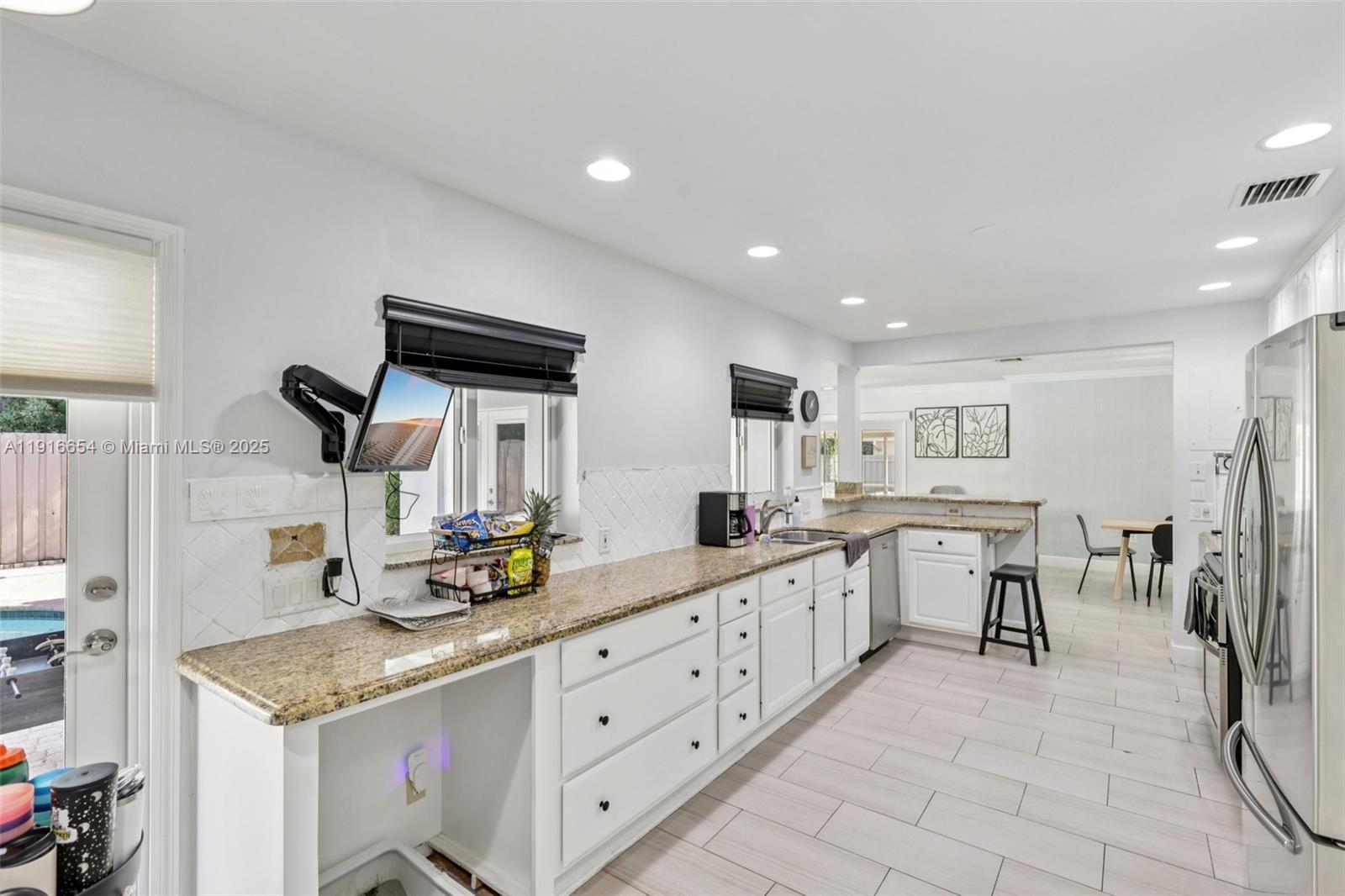 2632 NE 26th Ave Fort Lauderdale, FL 33306