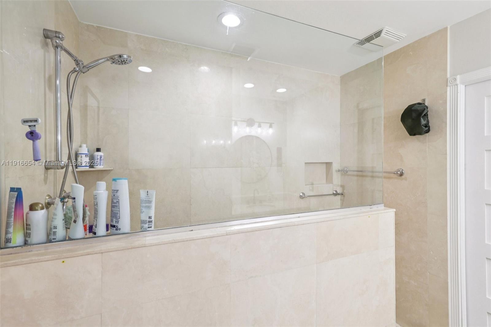 2632 NE 26th Ave Fort Lauderdale, FL 33306