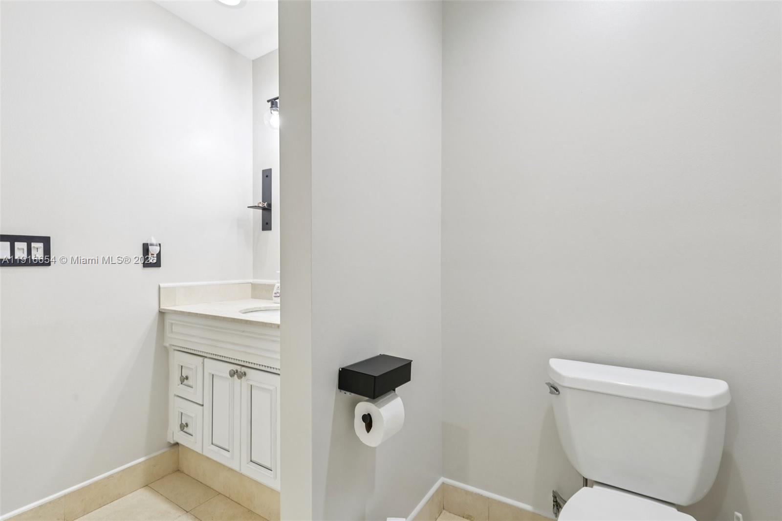 2632 NE 26th Ave Fort Lauderdale, FL 33306