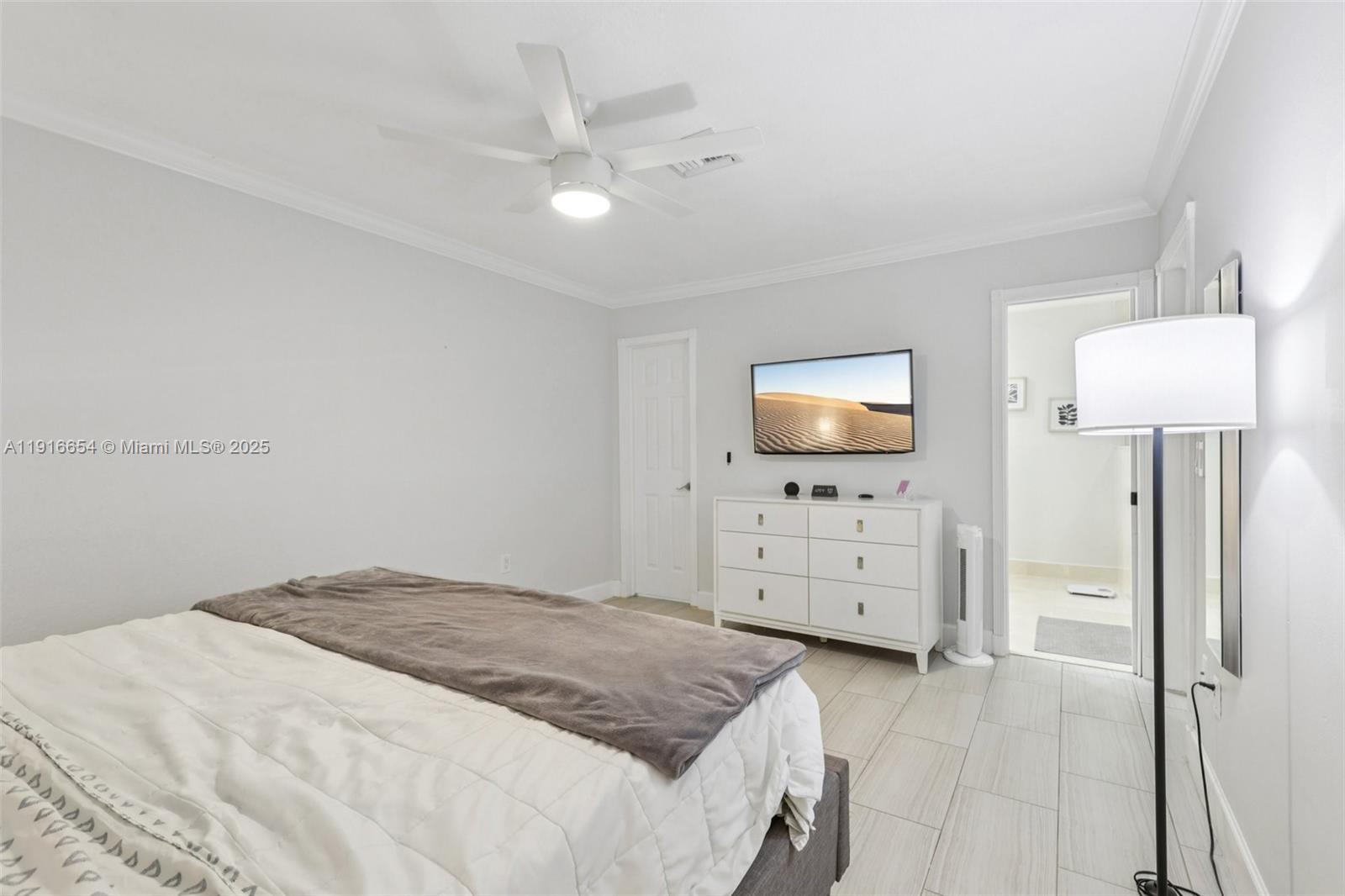 2632 NE 26th Ave Fort Lauderdale, FL 33306