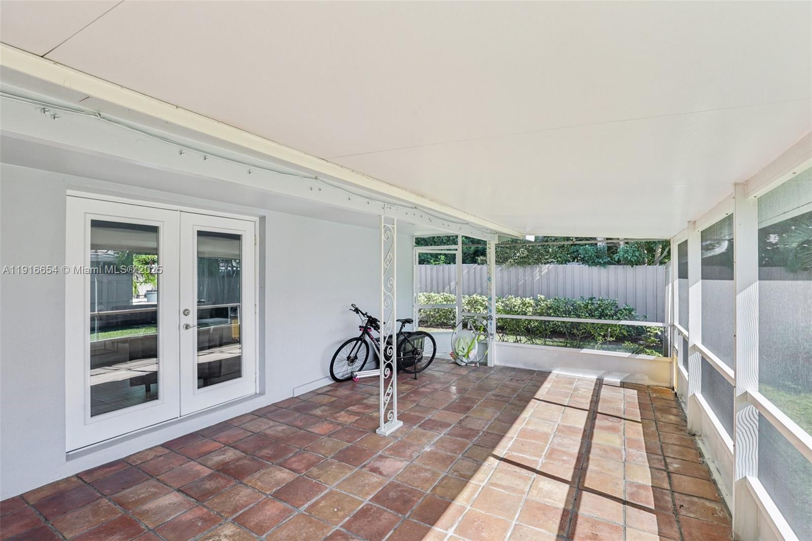 2632 NE 26th Ave Fort Lauderdale, FL 33306