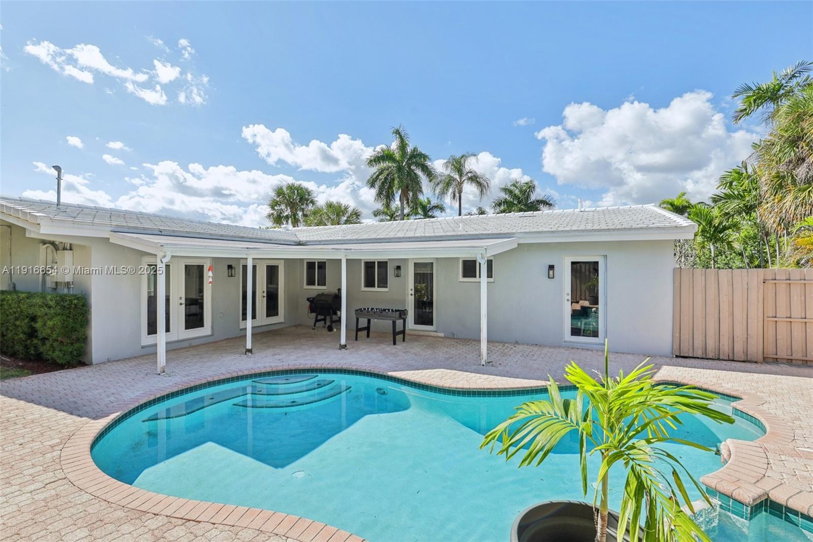 2632 NE 26th Ave Fort Lauderdale, FL 33306