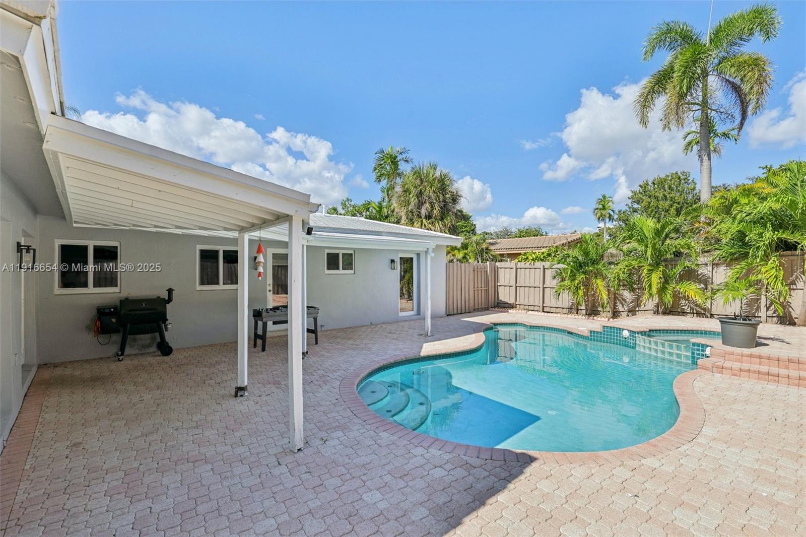 2632 NE 26th Ave Fort Lauderdale, FL 33306