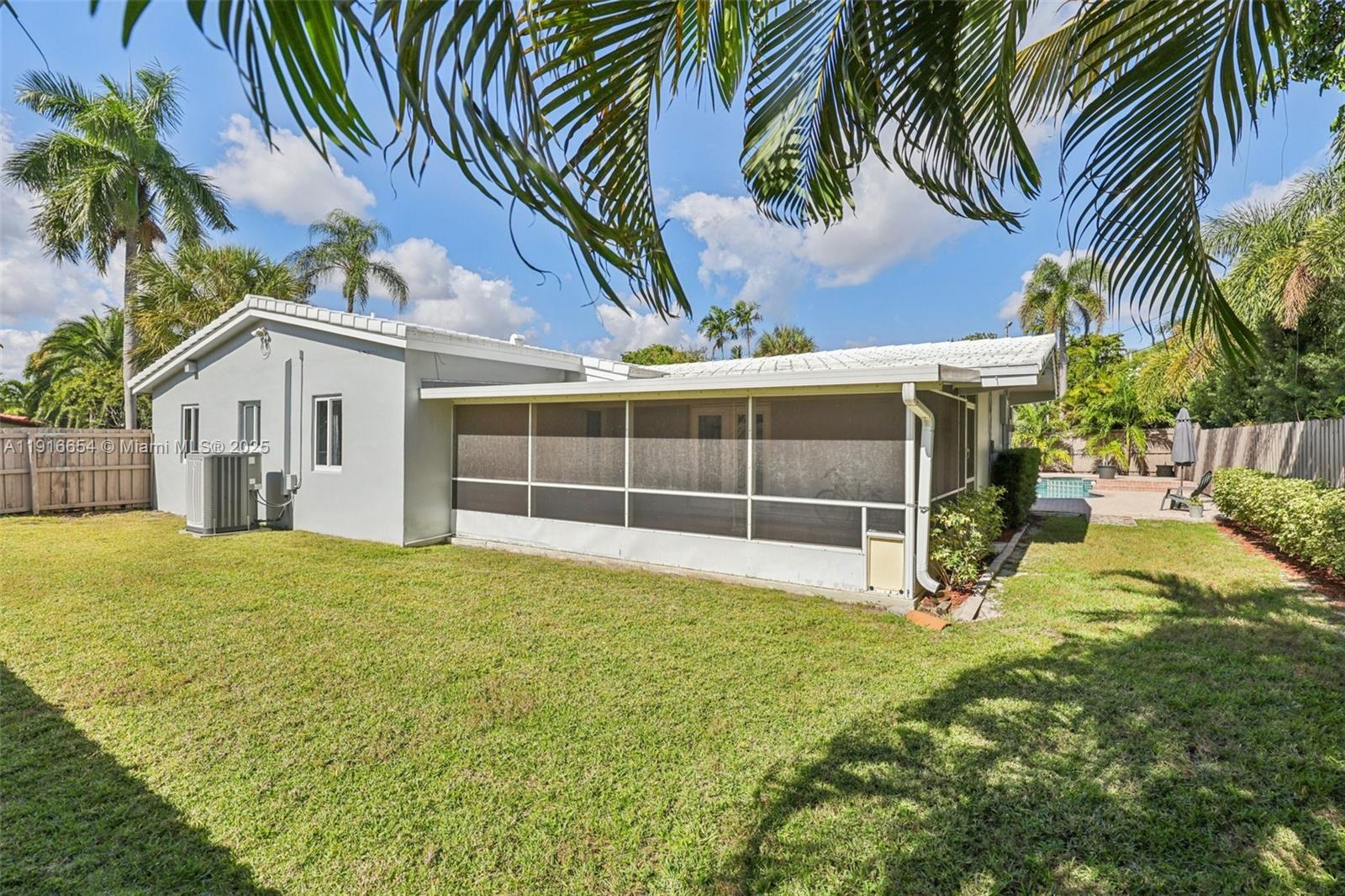 2632 NE 26th Ave Fort Lauderdale, FL 33306