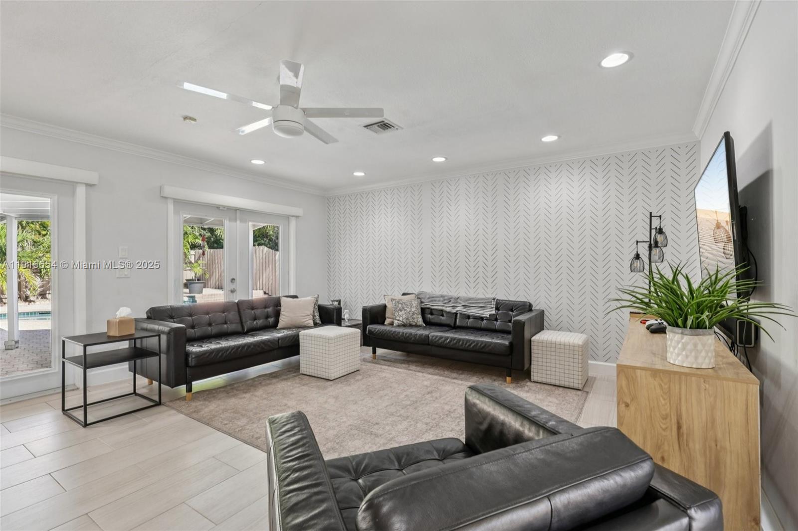 2632 NE 26th Ave Fort Lauderdale, FL 33306