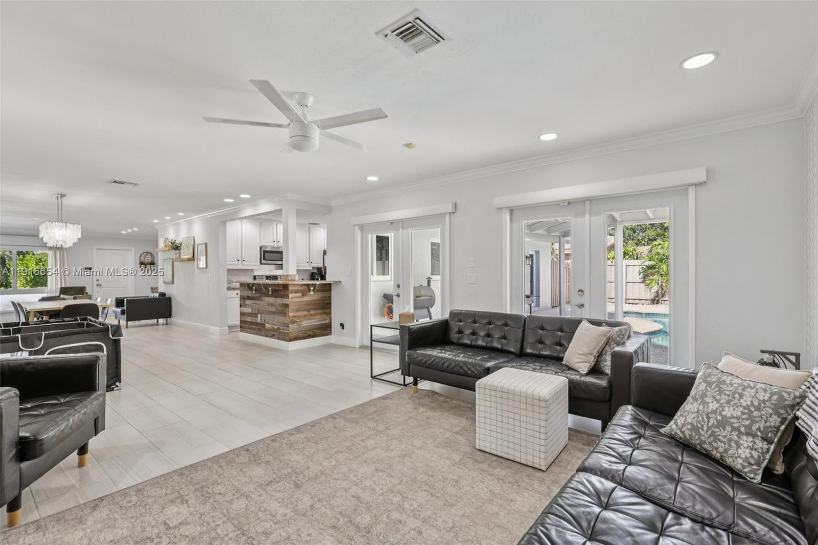 2632 NE 26th Ave Fort Lauderdale, FL 33306