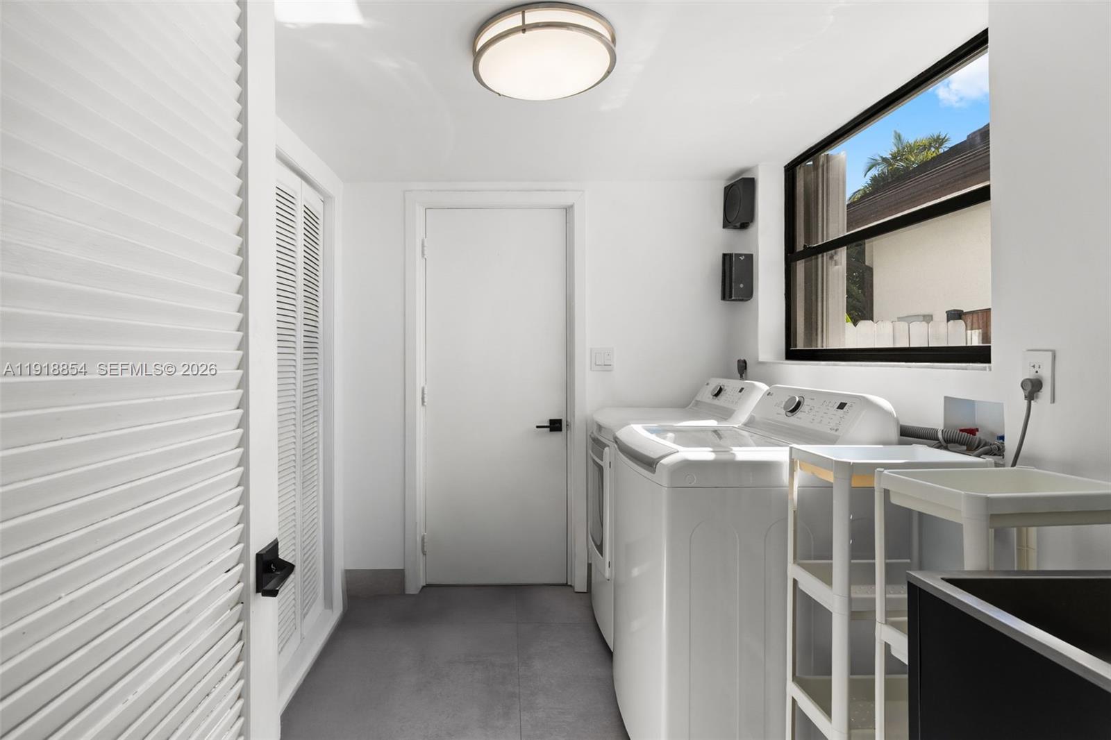 19140 N Bay Rd Sunny Isles Beach, FL 33160