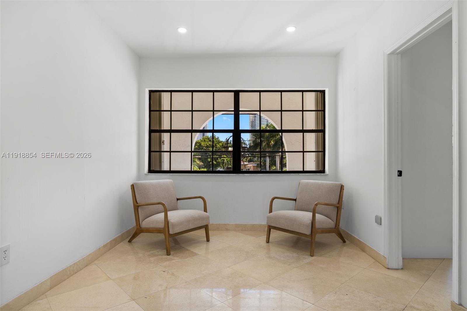 19140 N Bay Rd Sunny Isles Beach, FL 33160