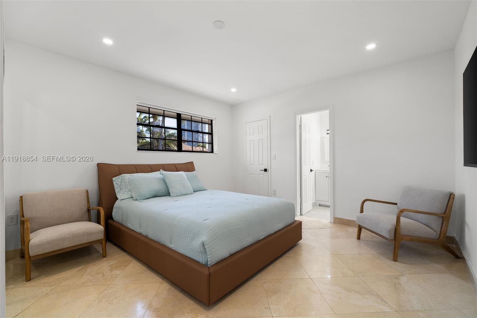 19140 N Bay Rd Sunny Isles Beach, FL 33160