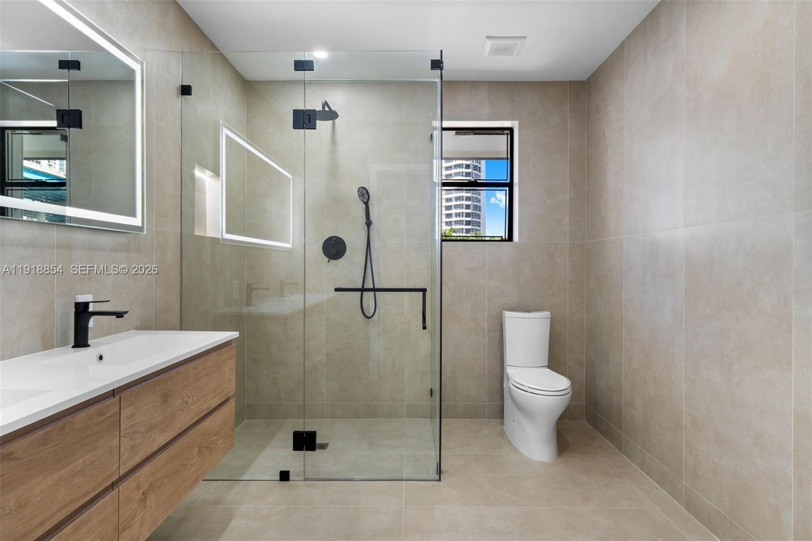 19140 N Bay Rd Sunny Isles Beach, FL 33160