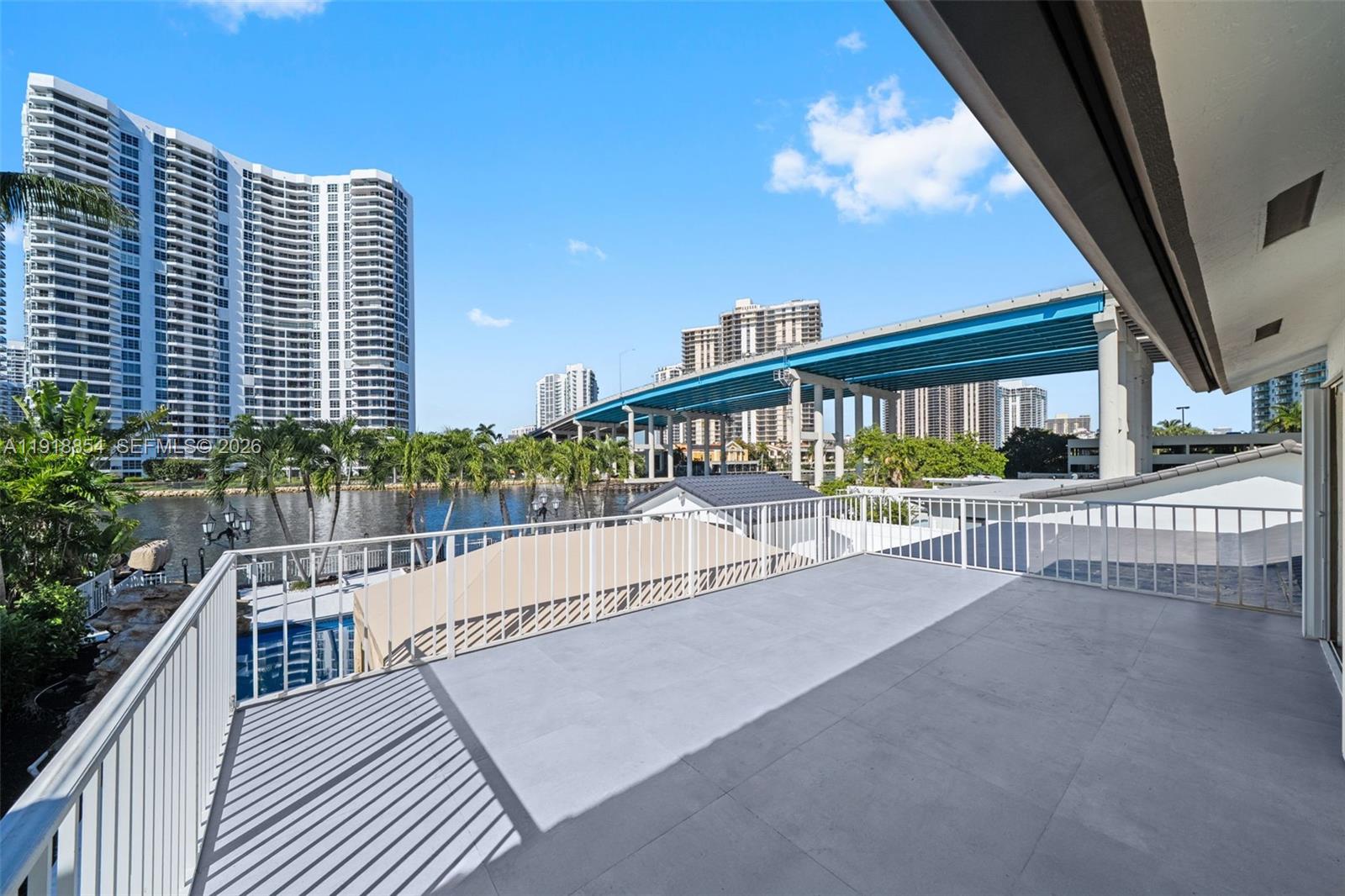 19140 N Bay Rd Sunny Isles Beach, FL 33160