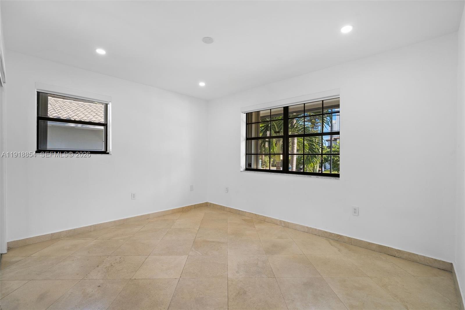 19140 N Bay Rd Sunny Isles Beach, FL 33160