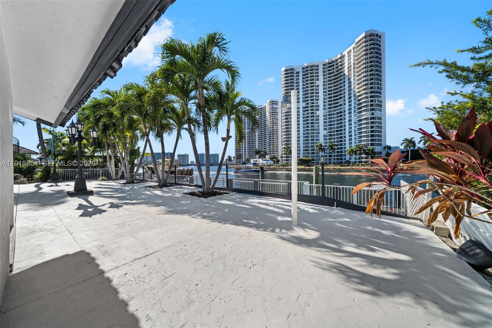 19140 N Bay Rd Sunny Isles Beach, FL 33160