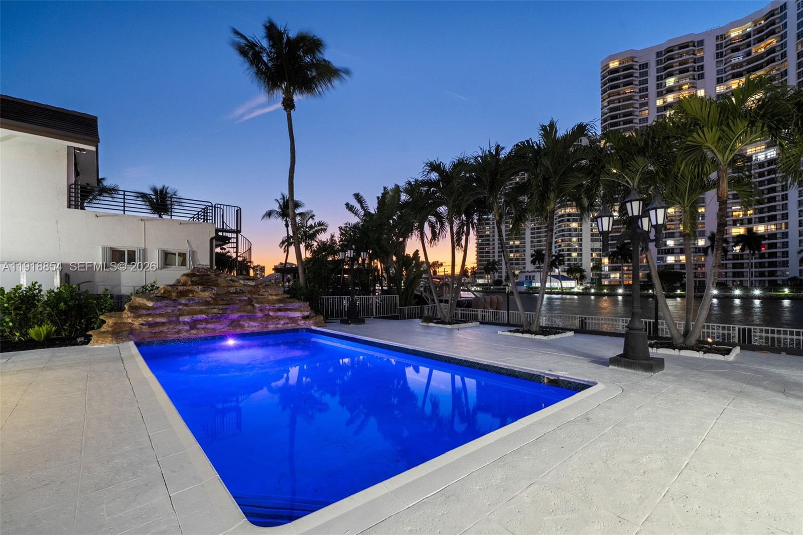 19140 N Bay Rd Sunny Isles Beach, FL 33160