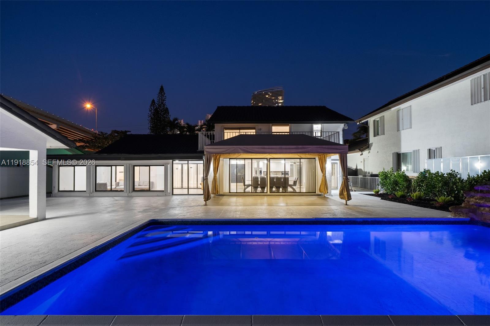 19140 N Bay Rd Sunny Isles Beach, FL 33160