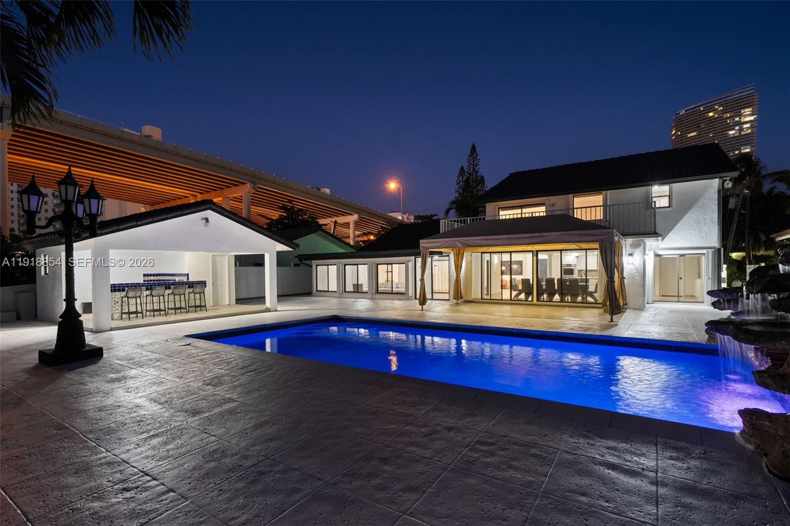 19140 N Bay Rd Sunny Isles Beach, FL 33160