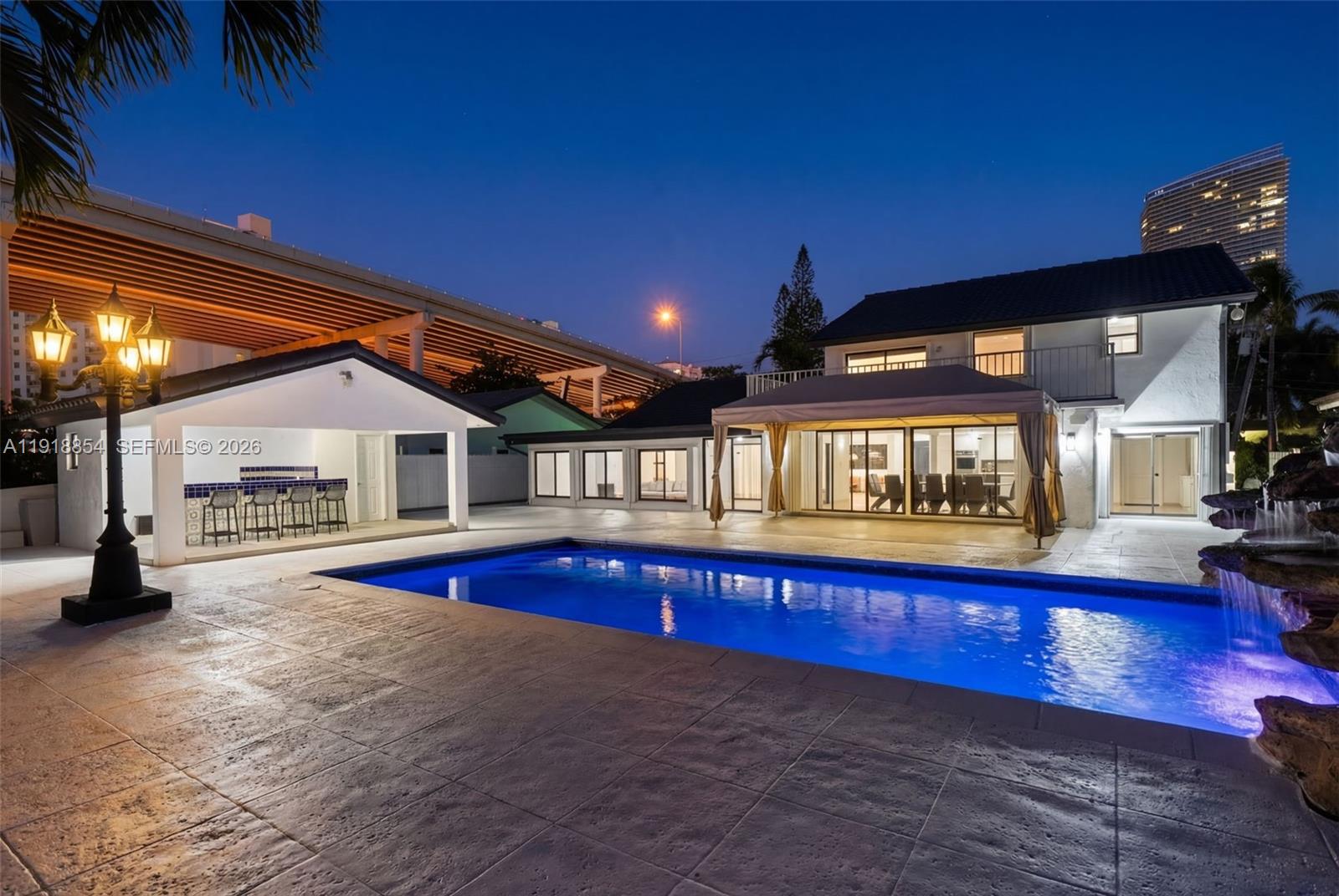 19140 N Bay Rd Sunny Isles Beach, FL 33160