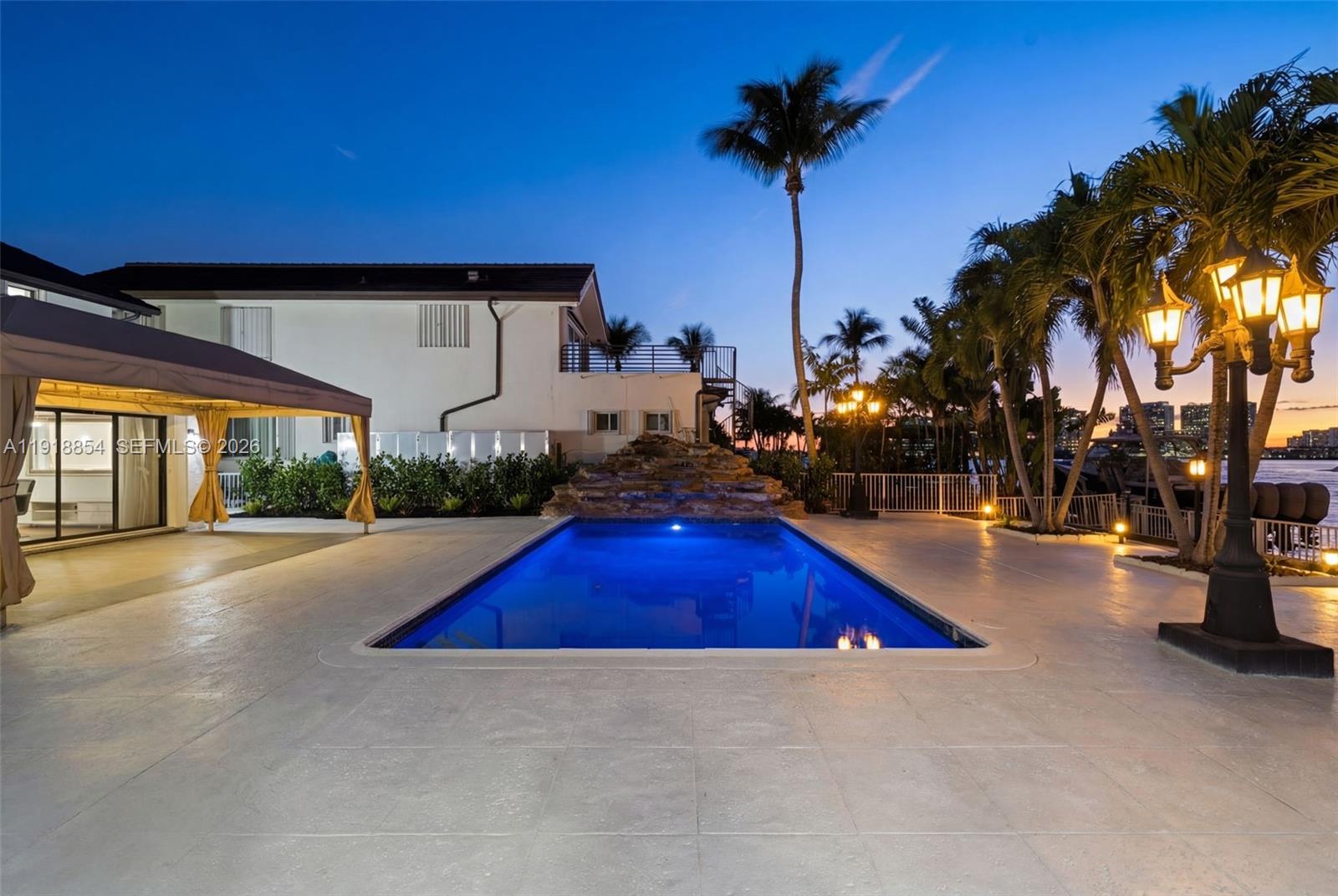 19140 N Bay Rd Sunny Isles Beach, FL 33160