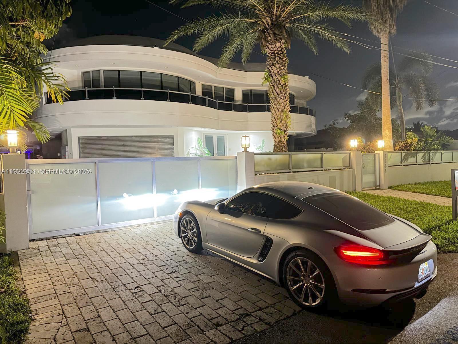 3344 NE 167th St North Miami Beach, FL 33160