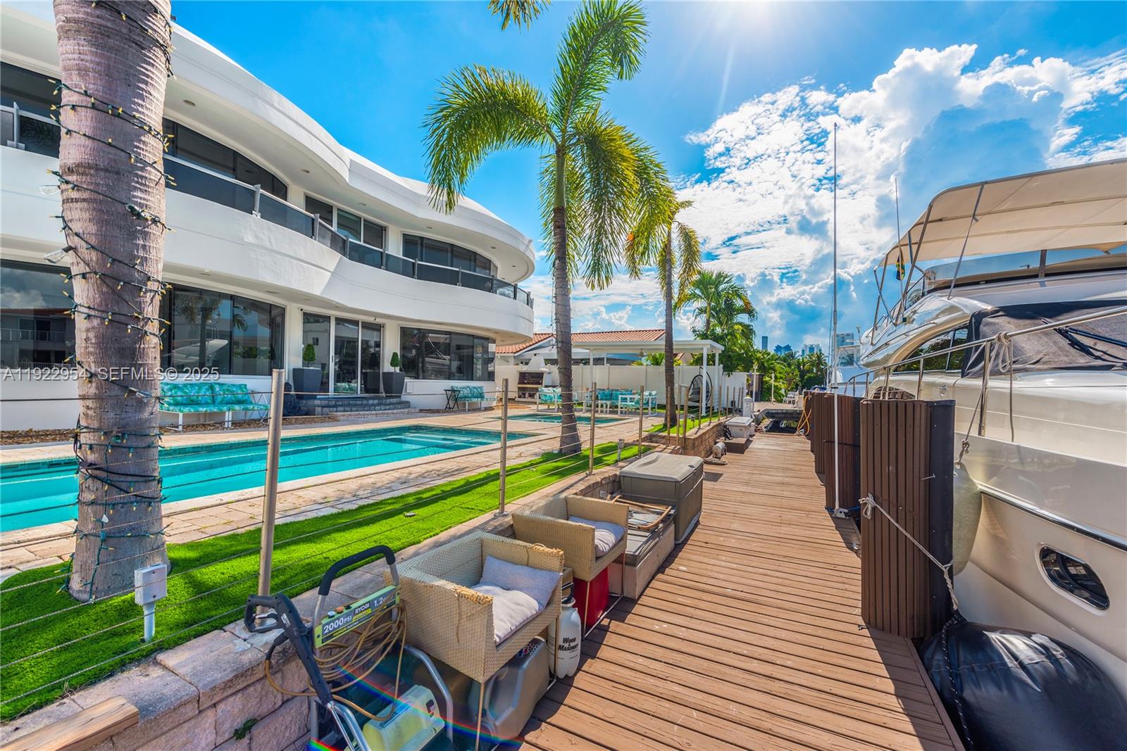 3344 NE 167th St North Miami Beach, FL 33160