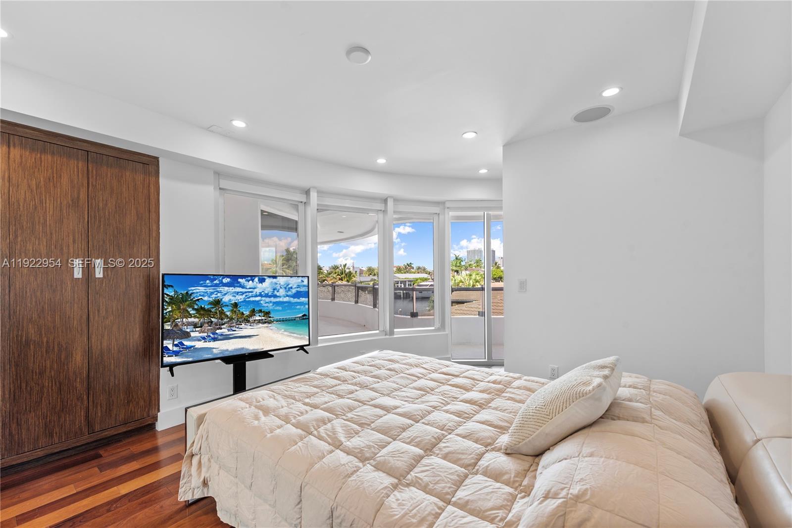 3344 NE 167th St North Miami Beach, FL 33160